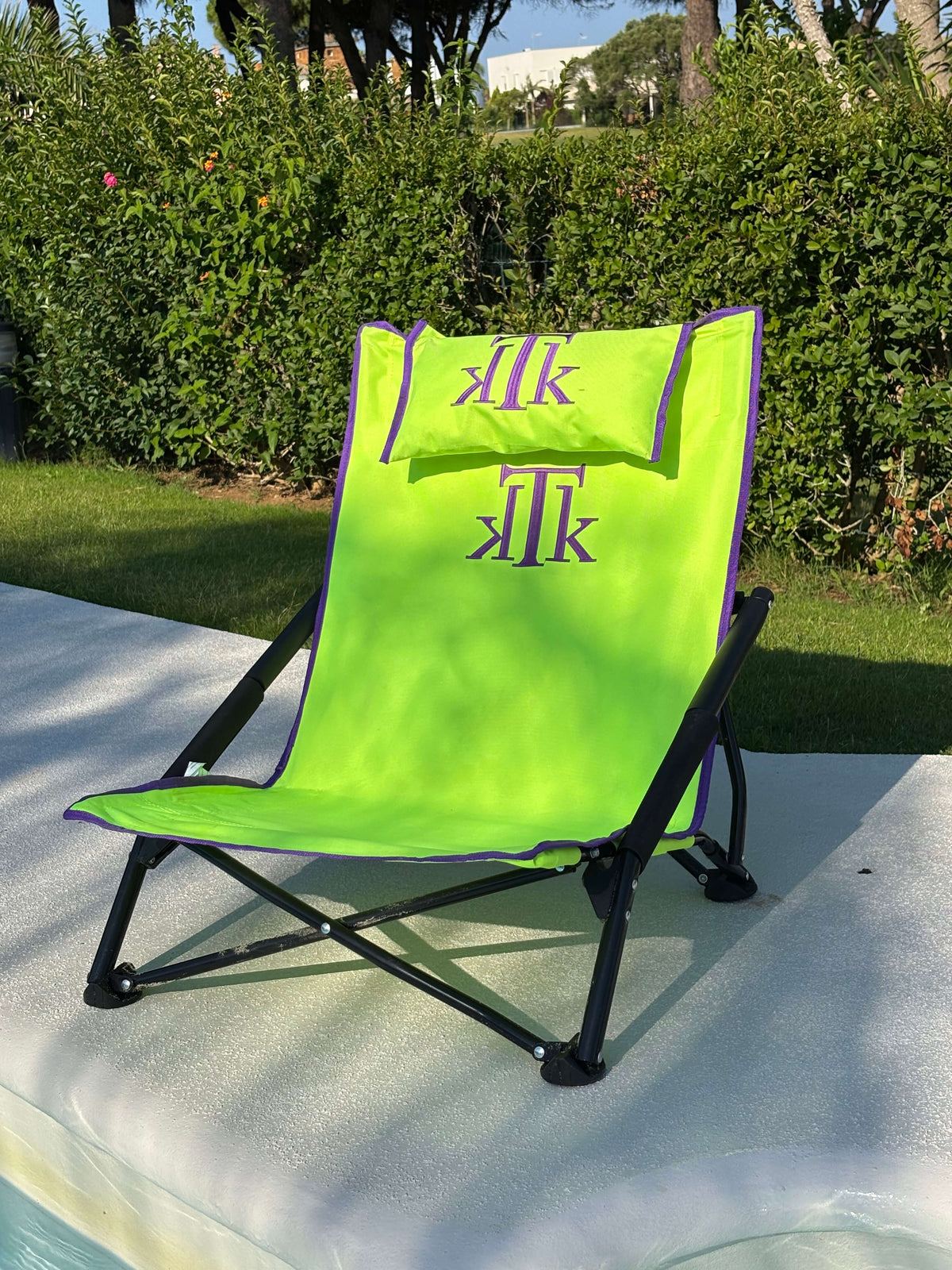 Cadeira de caça dobrável premium em cor fluorescente, ideal para segurança e visibilidade durante a caça. KTK KONTIKI
