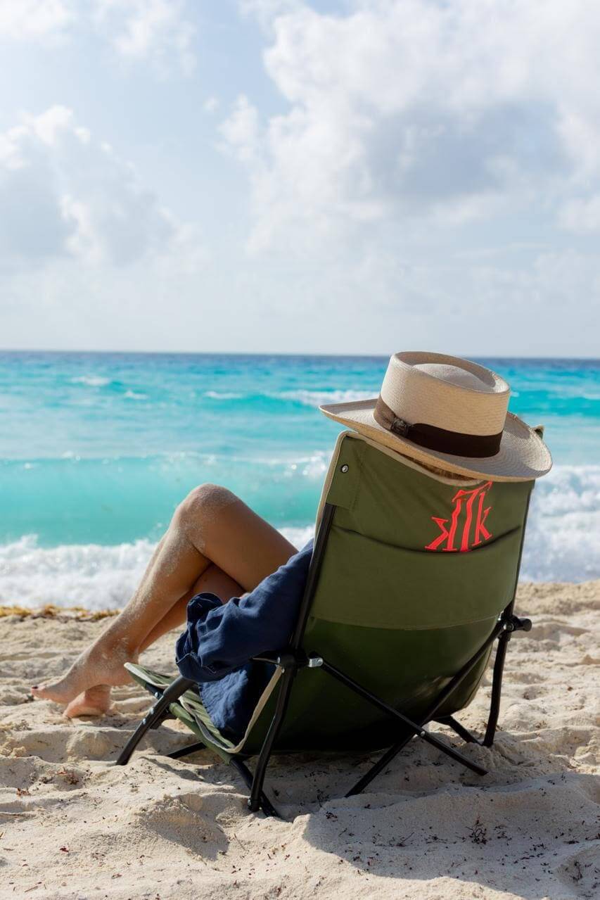 MAUI GREEN FLUOR Chaise de plage et de camping pliante  dans un sac portable